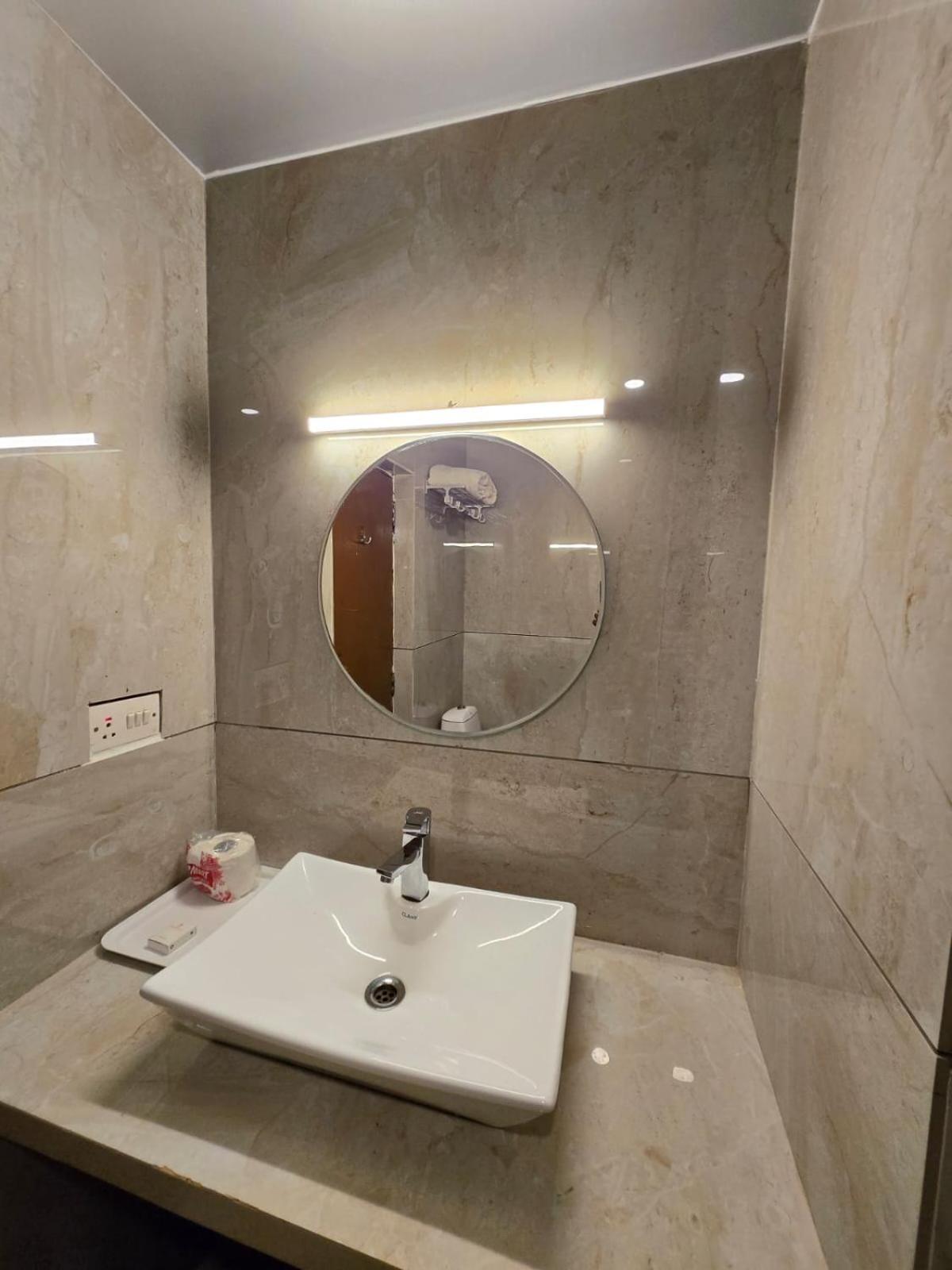 Hotel Badami Court Bagian luar foto