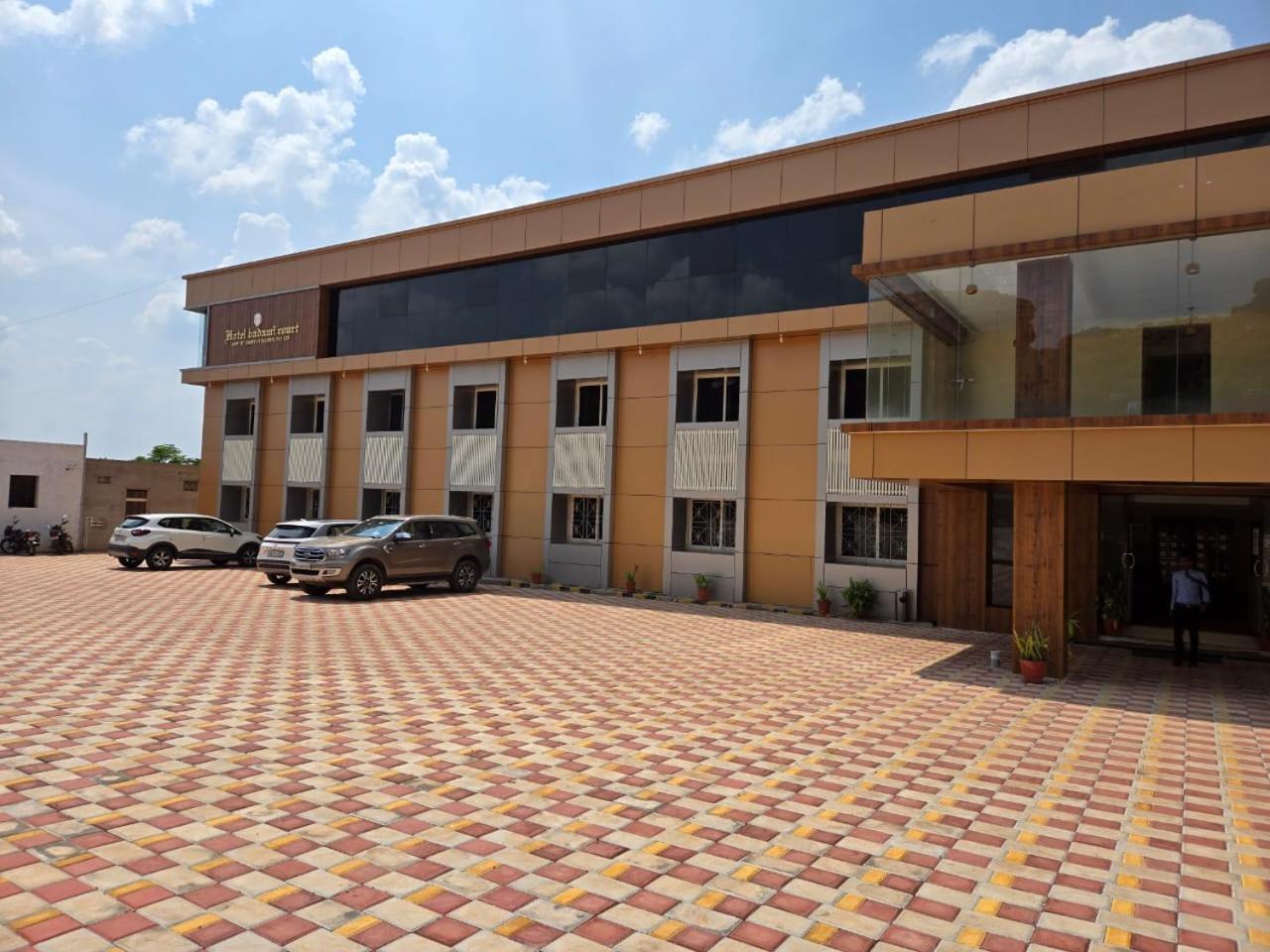 Hotel Badami Court Bagian luar foto