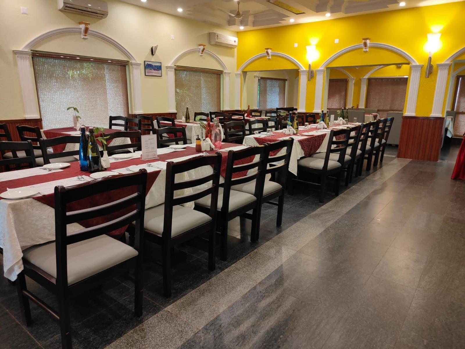 Hotel Badami Court Bagian luar foto