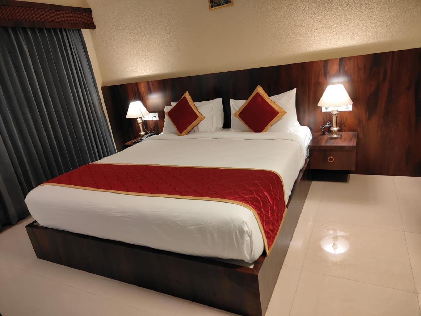 Hotel Badami Court Bagian luar foto