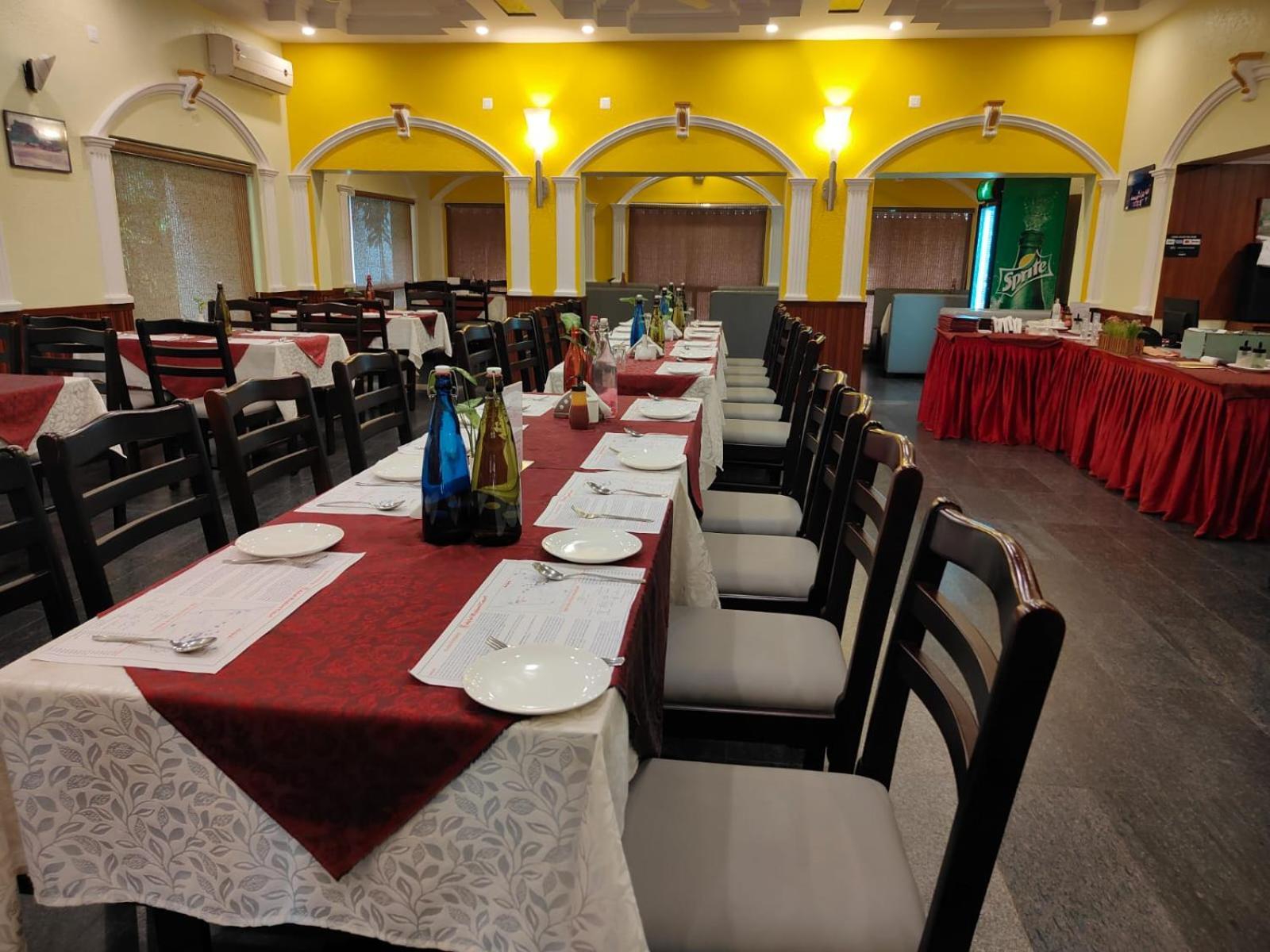 Hotel Badami Court Bagian luar foto
