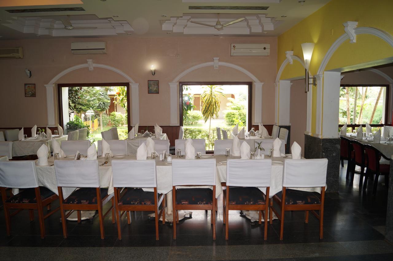 Hotel Badami Court Bagian luar foto
