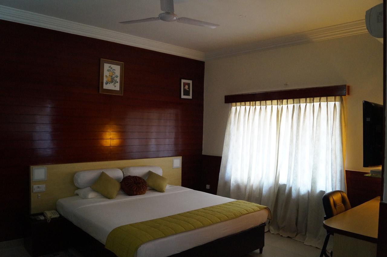 Hotel Badami Court Bagian luar foto
