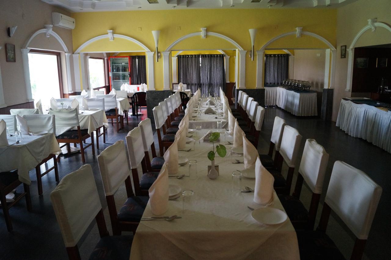 Hotel Badami Court Bagian luar foto